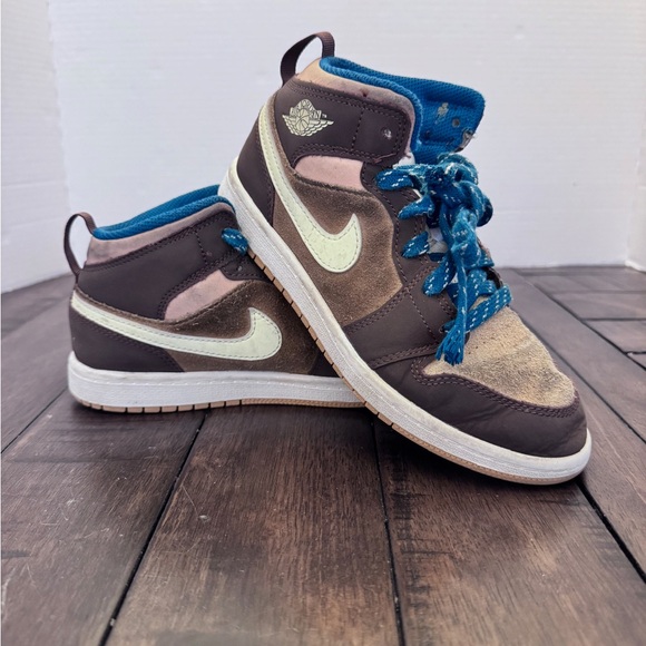 Jordan Other - Nike GS Air Jordan 1 Mid SE Cacao Wow Ale Brown / Green 2.5 Youth EUC DZ6338-200